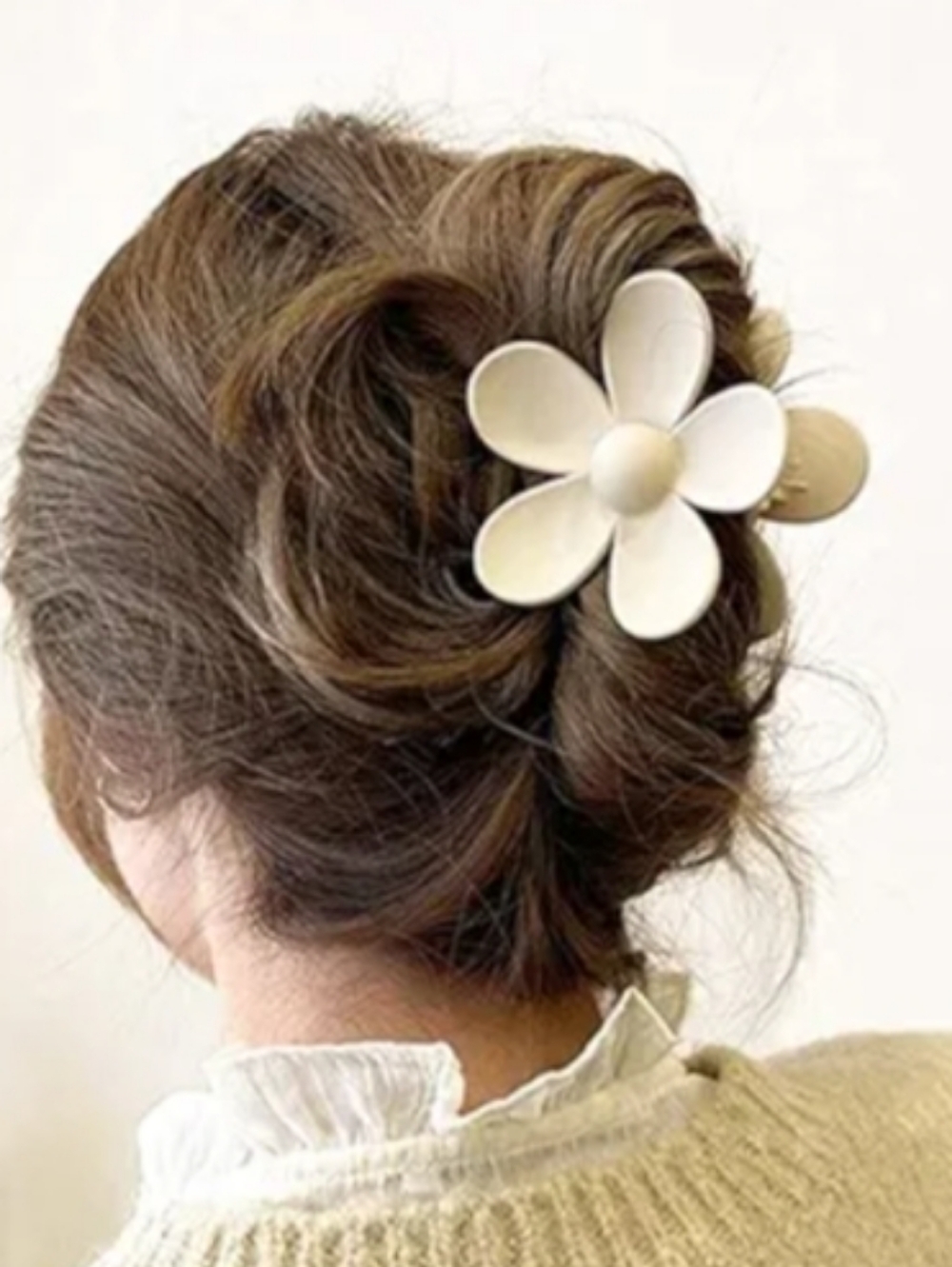3 FOR $15 💕 Flower Matte Strong Hold Claw Clip Fashionable Hair Accessories - Picture 6 of 6